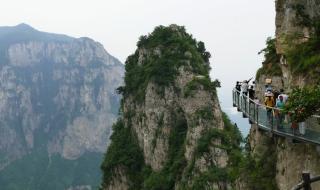 凤凰山几点不允许上山 凤凰山玻璃栈道